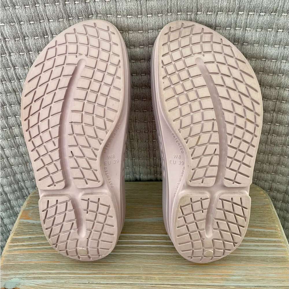 Oofos Women's Light Pink Slide Sandals - Picture 3 of 3